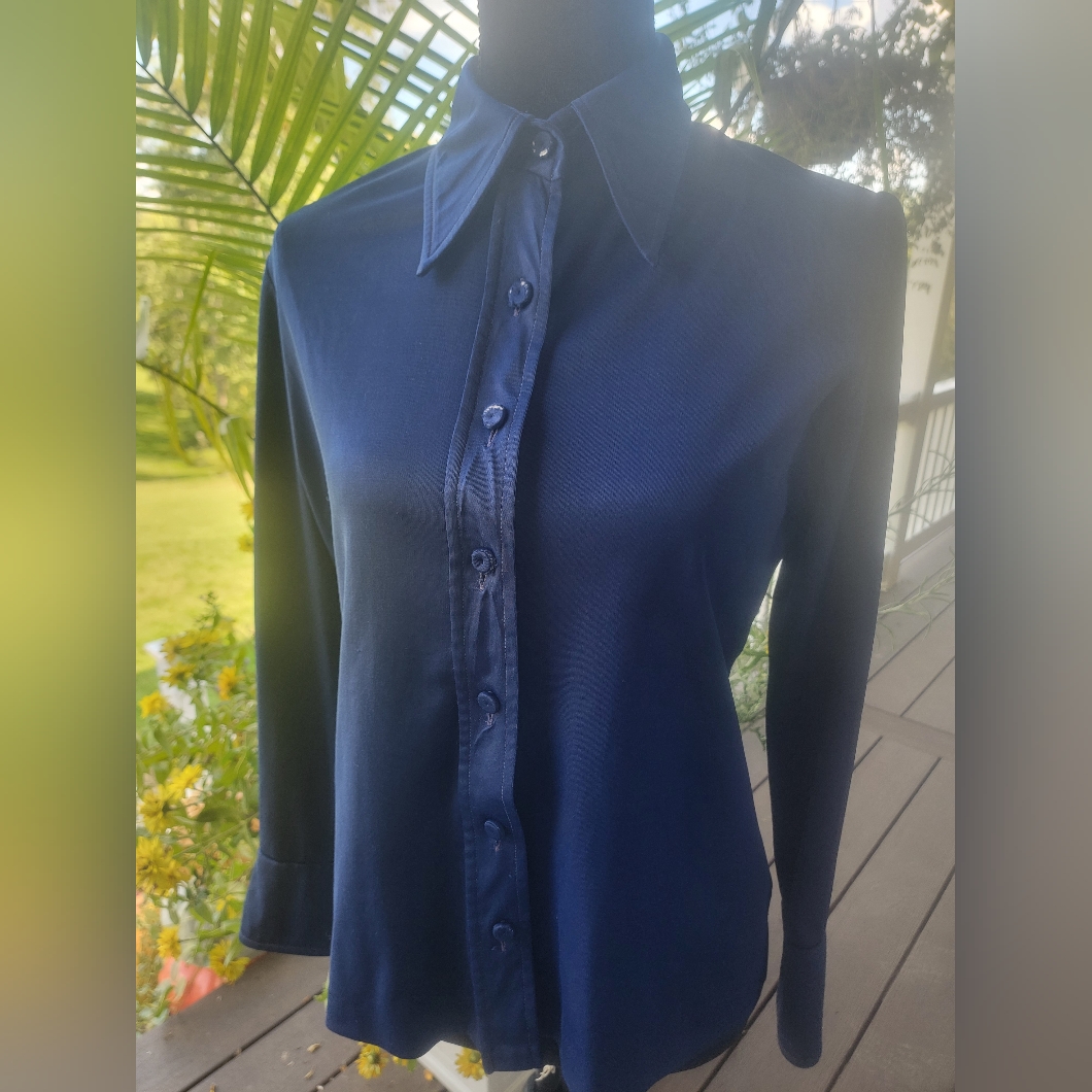 Womans Vintage 1970 Top